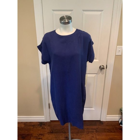 By Trovata Birds of Paradis Blue Short Sleeve Shift Dress, Size Medium NWT! - Picture 1 of 7